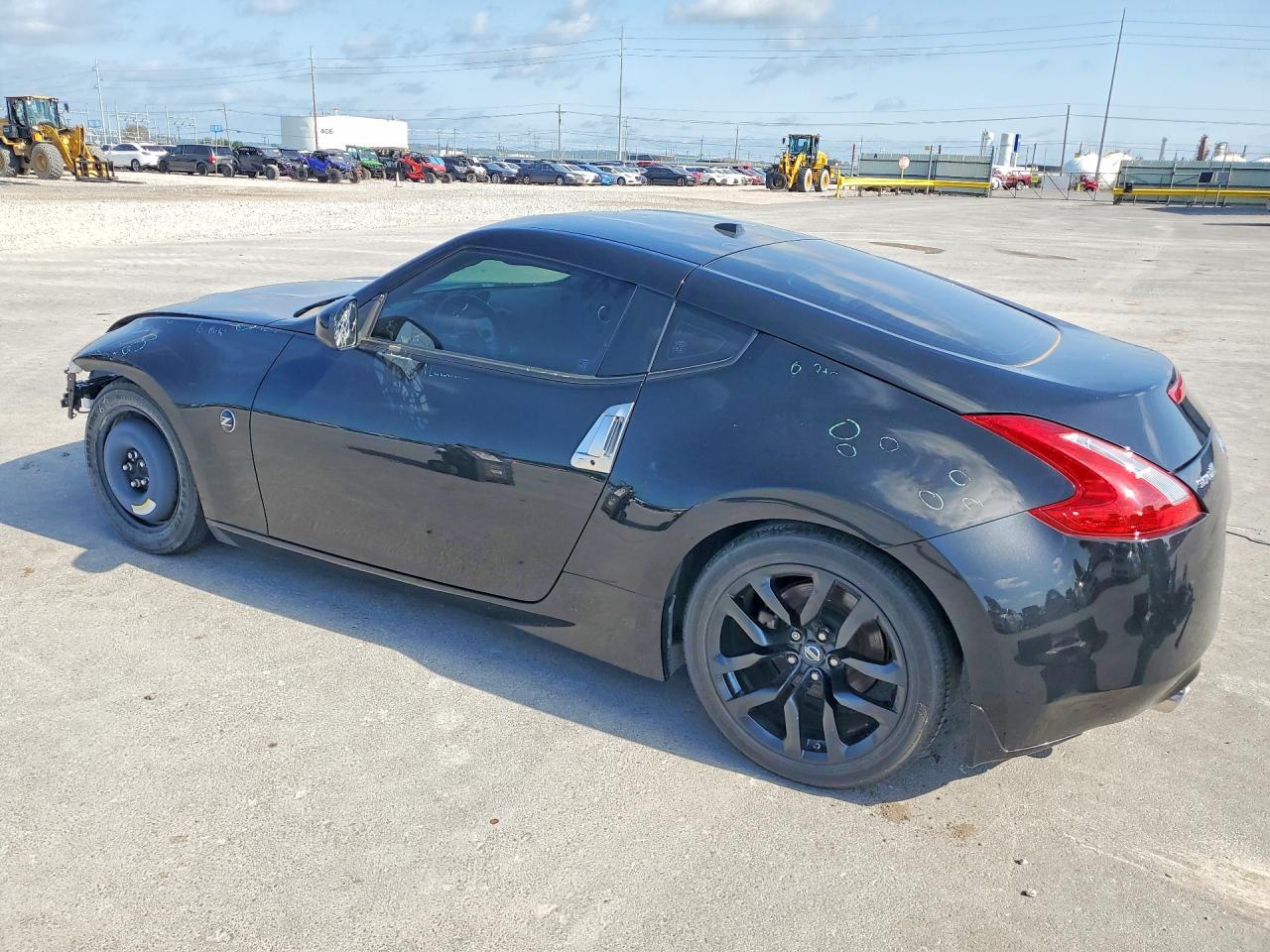 2015 NISSAN 370Z