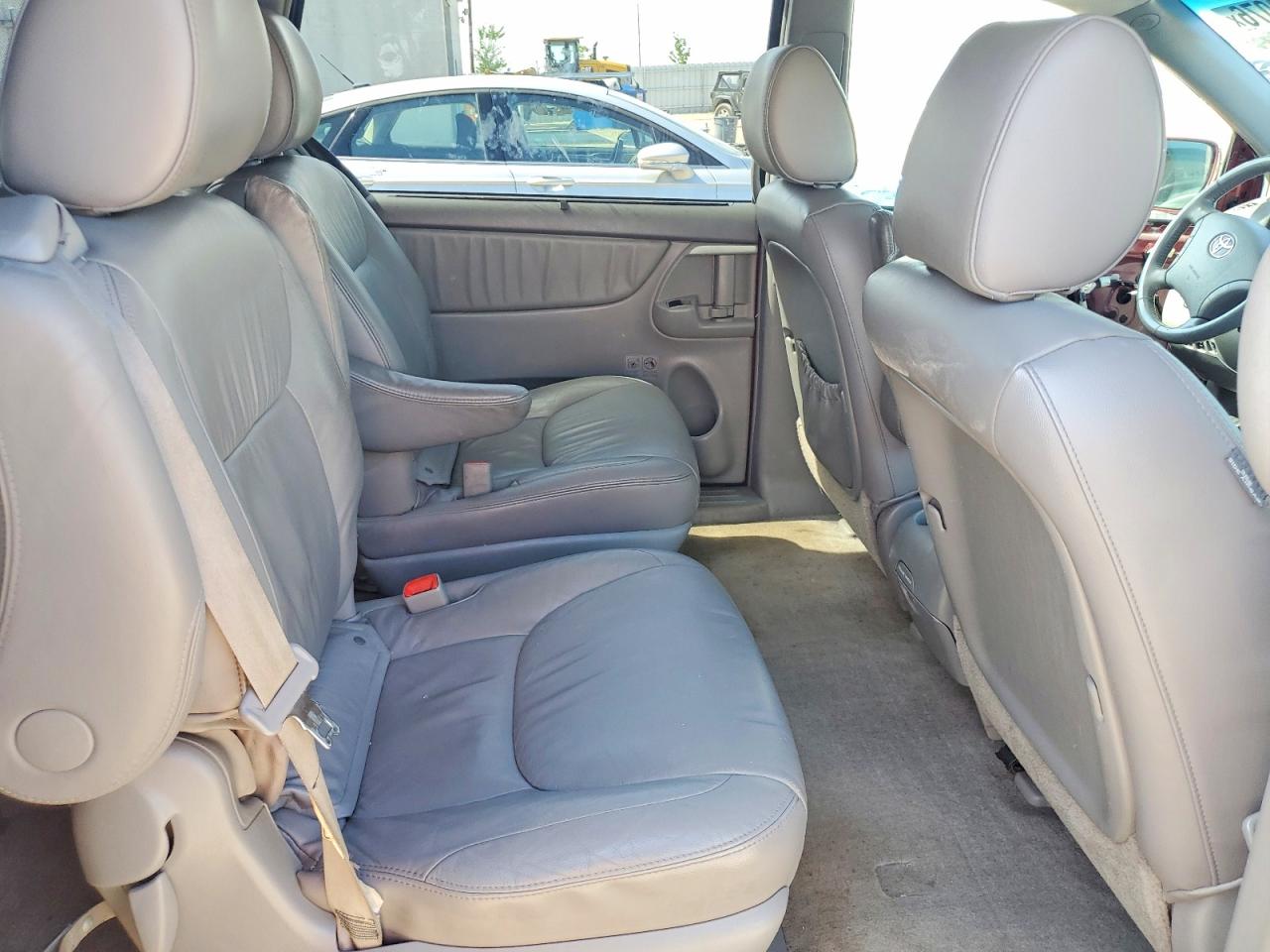 2009 TOYOTA SIENNA