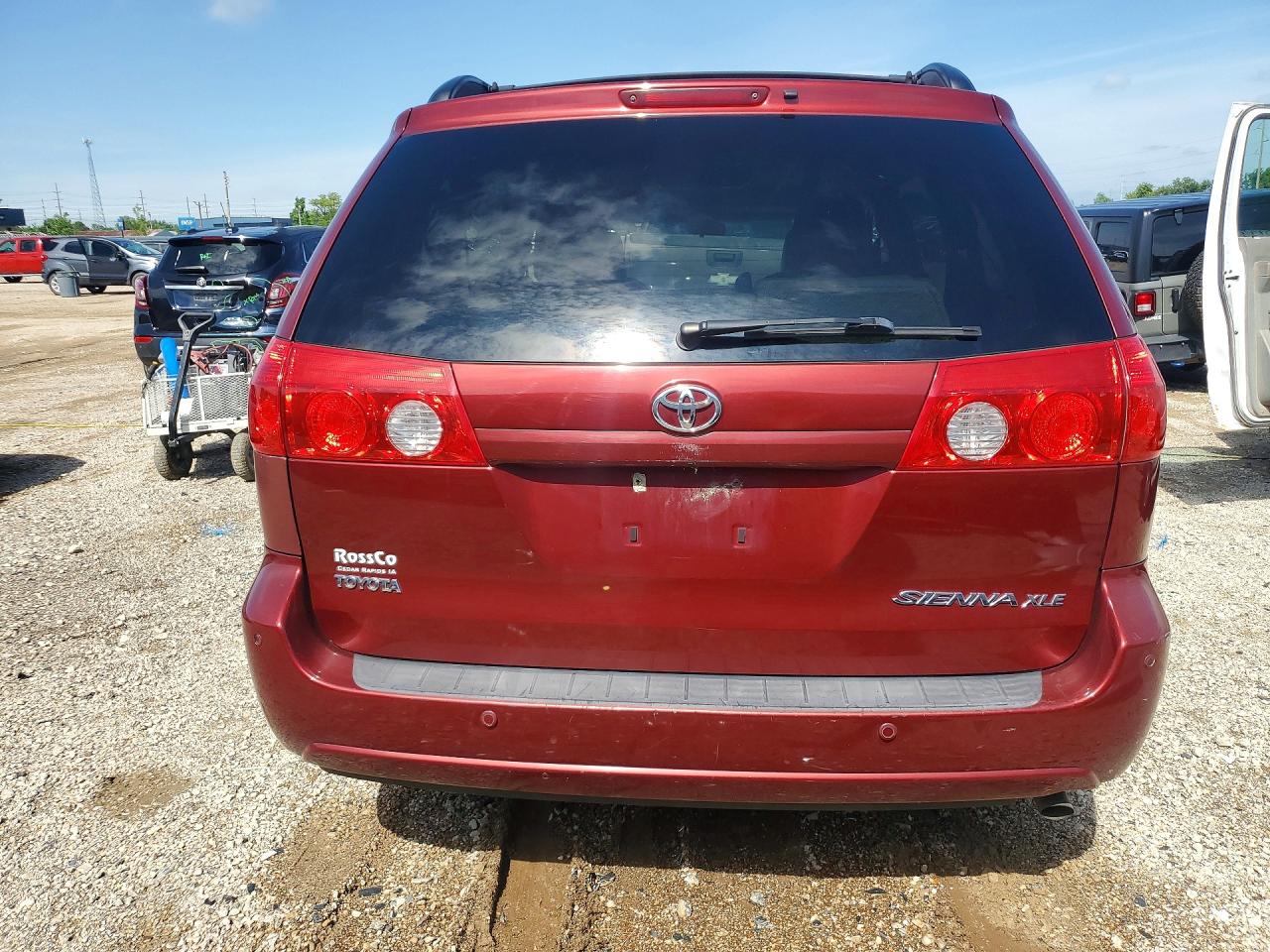 2009 TOYOTA SIENNA