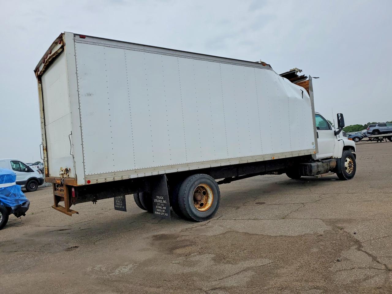 2004 CHEVROLET C/K7500