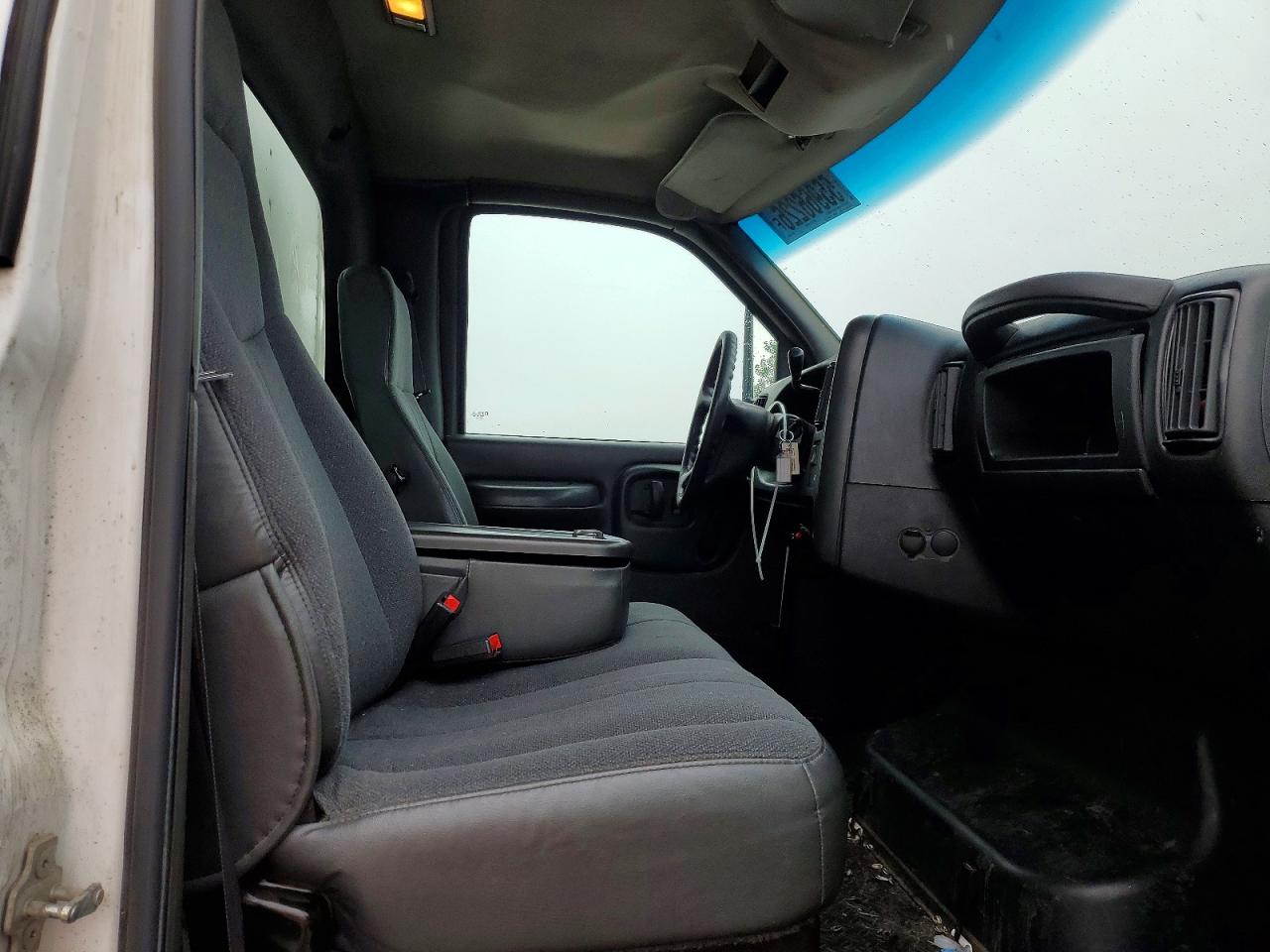 2004 CHEVROLET C/K7500