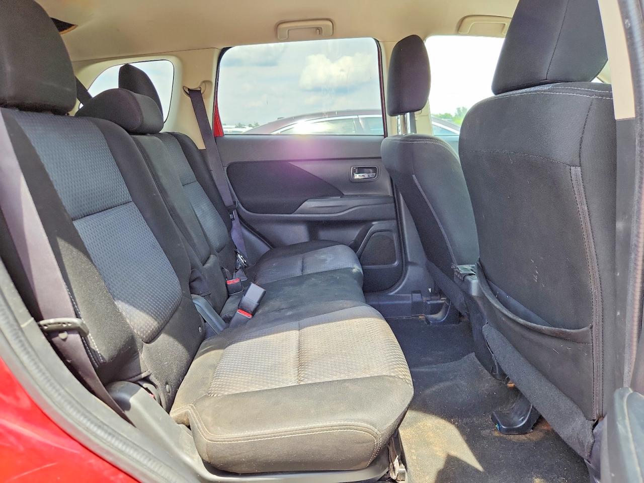 2016 MITSUBISHI OUTLANDER