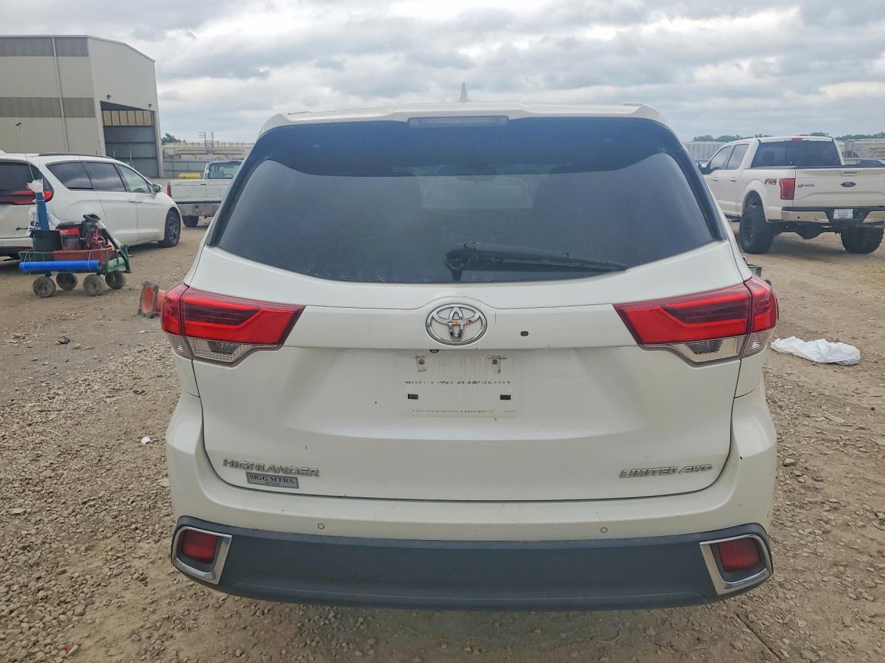2017 TOYOTA HIGHLANDER