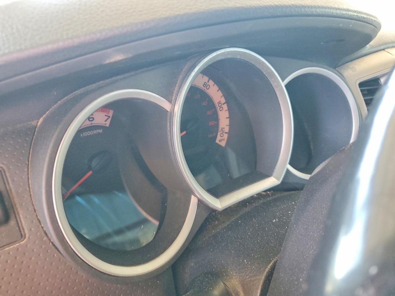 2011 TOYOTA TACOMA