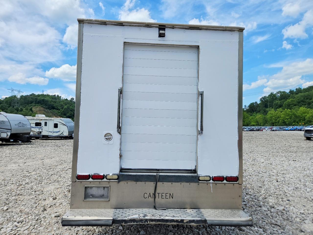 2015 ISUZU NQR