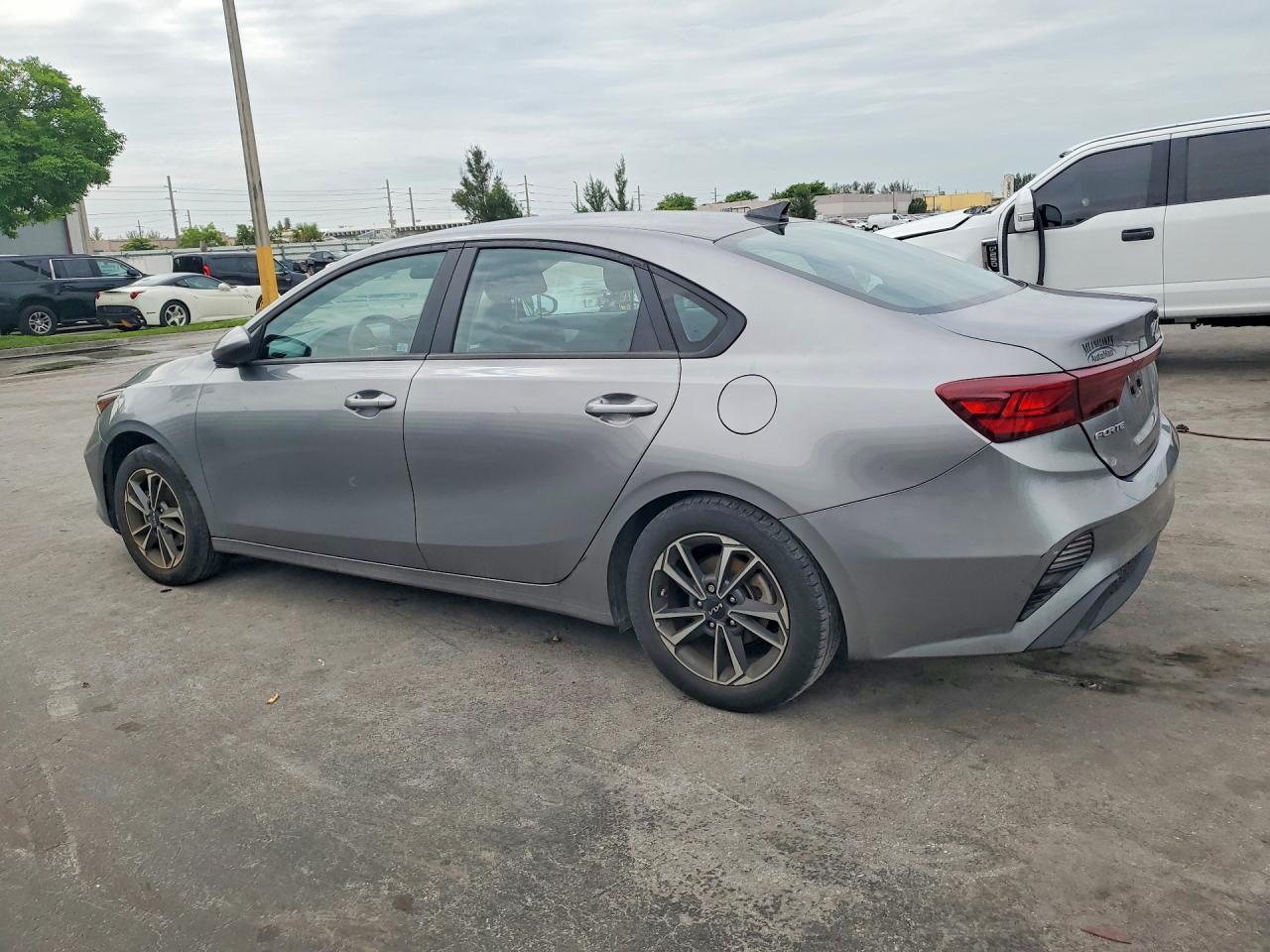 2023 KIA FORTE