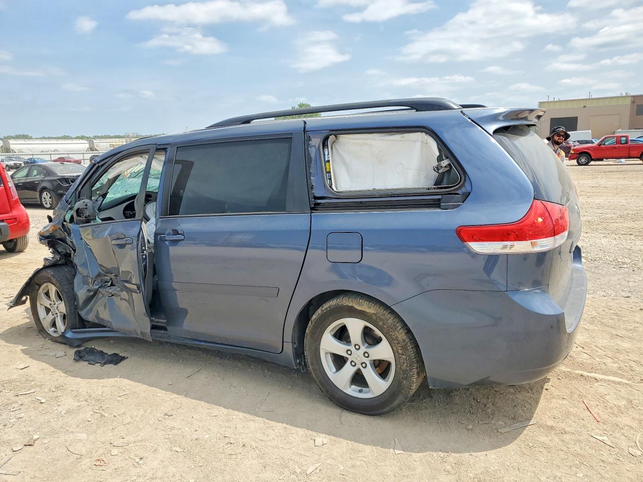 2014 TOYOTA SIENNA
