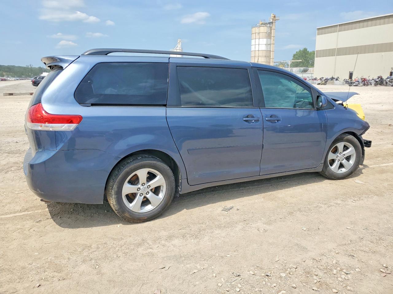 2014 TOYOTA SIENNA