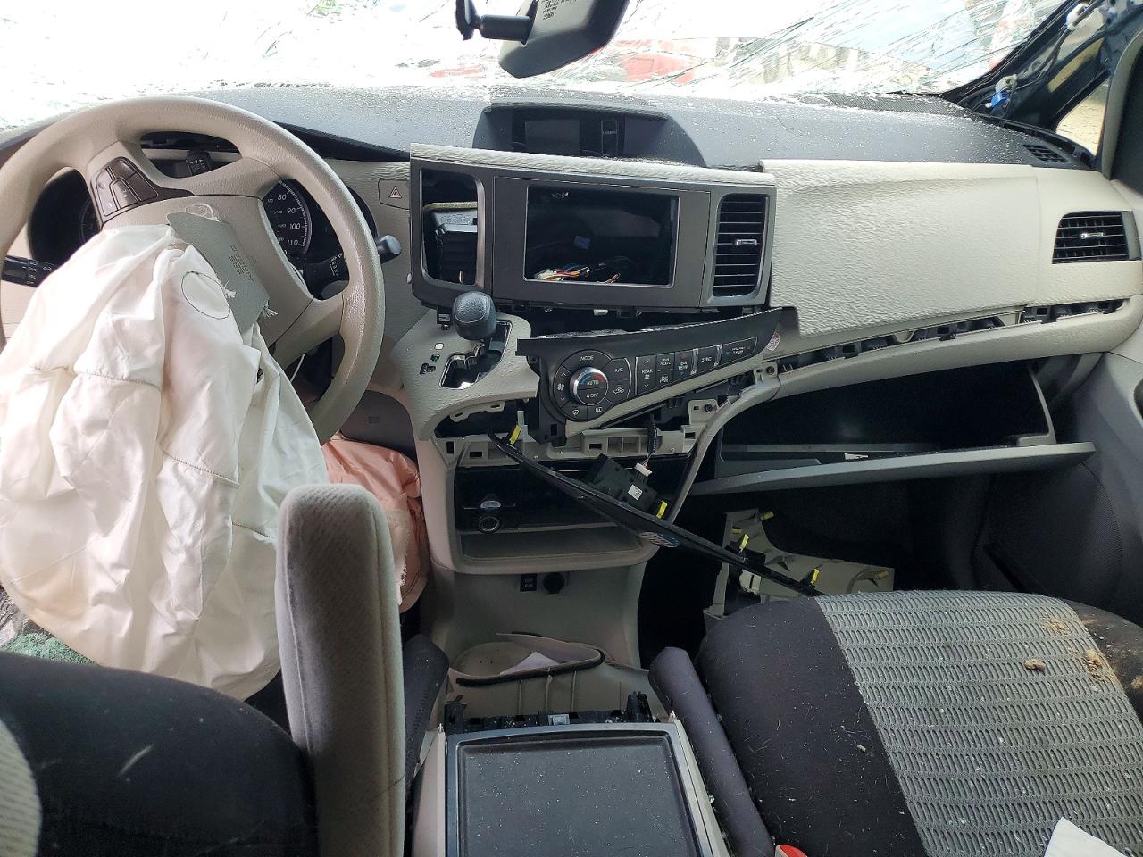 2014 TOYOTA SIENNA