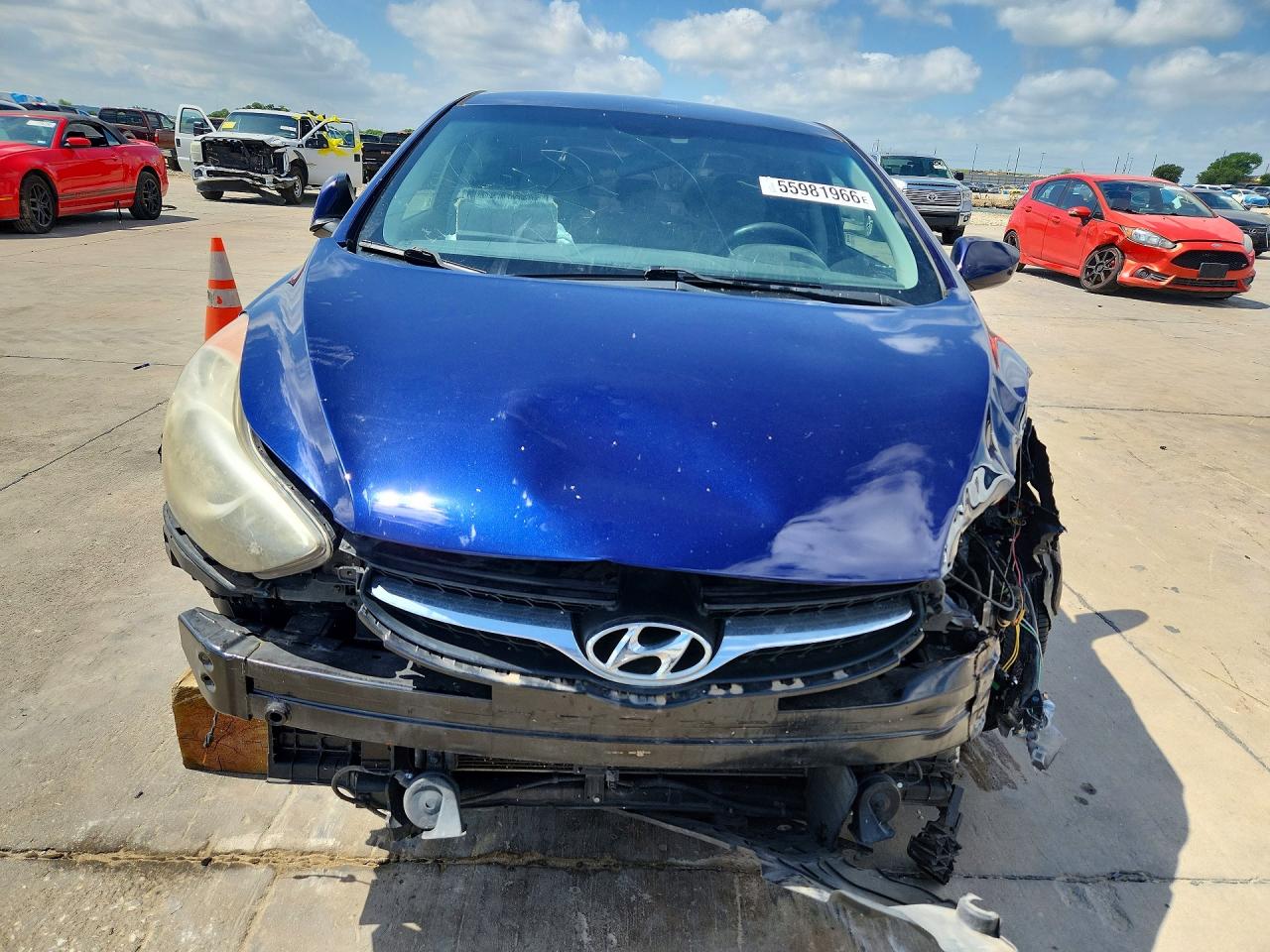 2013 HYUNDAI ELANTRA
