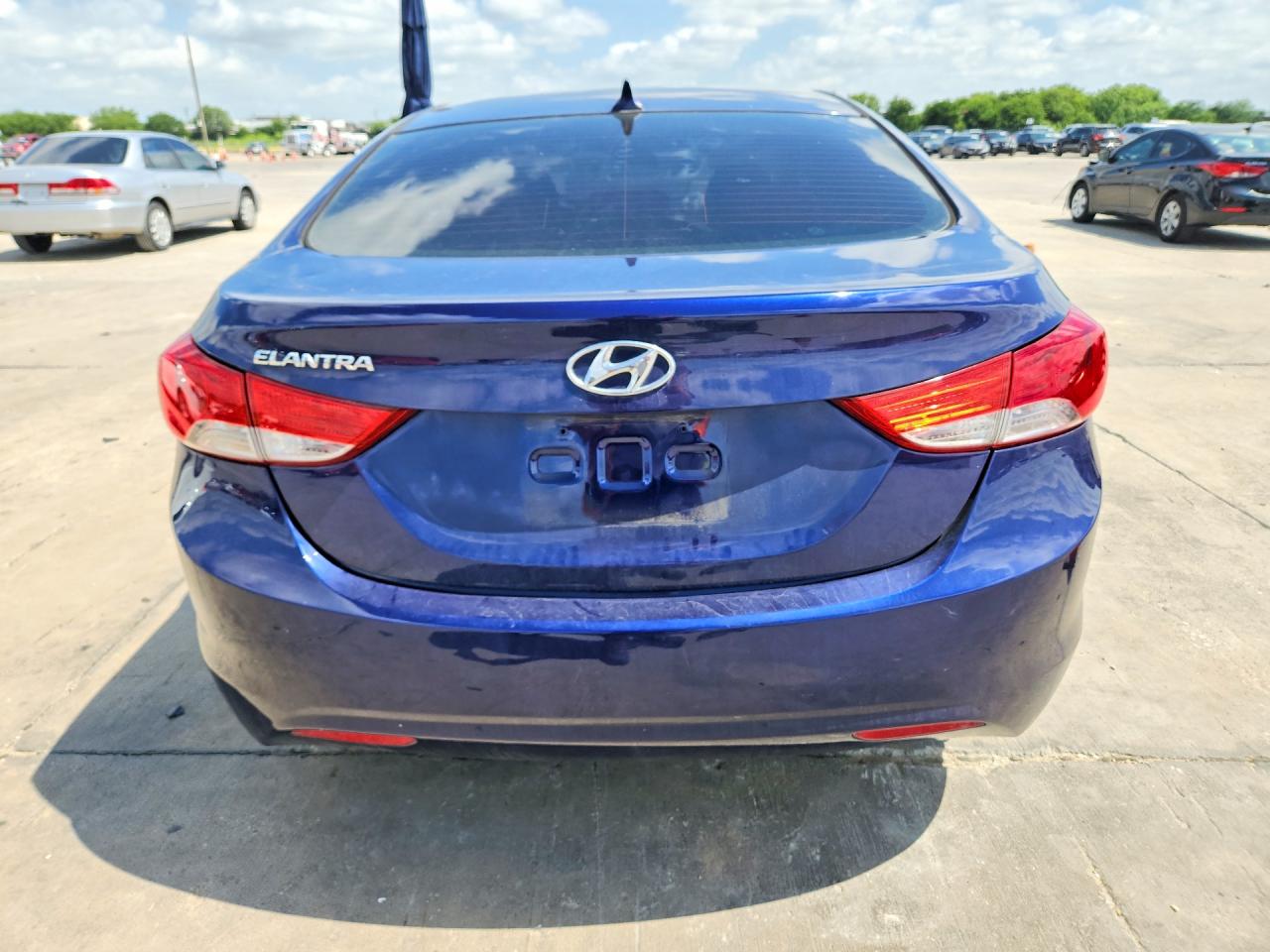 2013 HYUNDAI ELANTRA