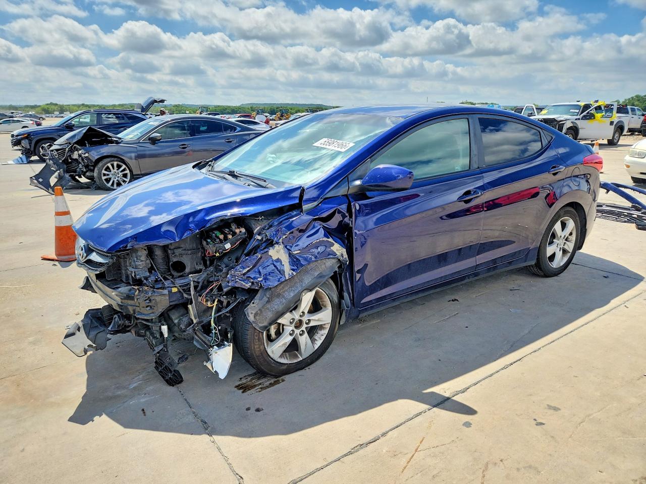 2013 HYUNDAI ELANTRA