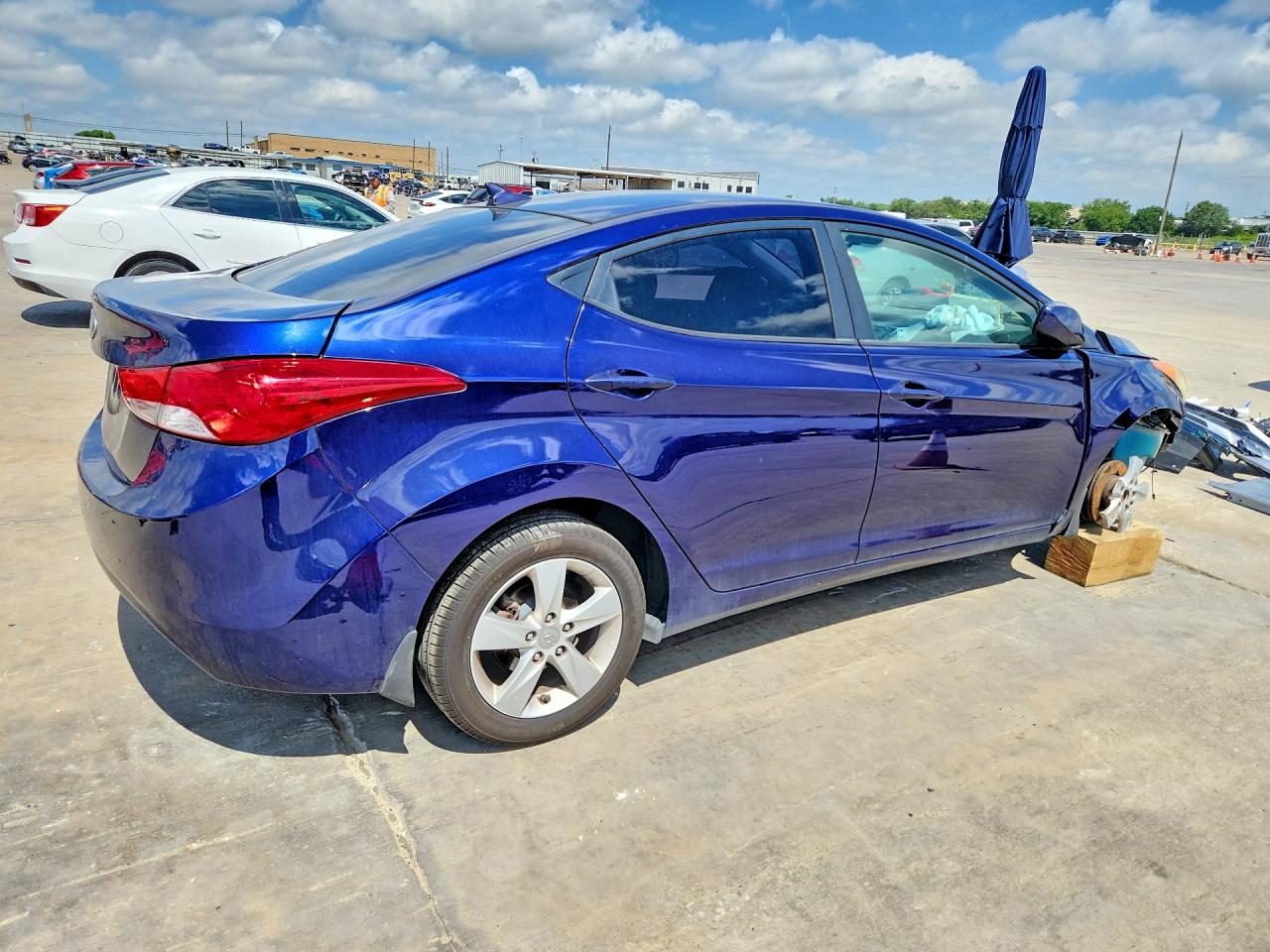 2013 HYUNDAI ELANTRA