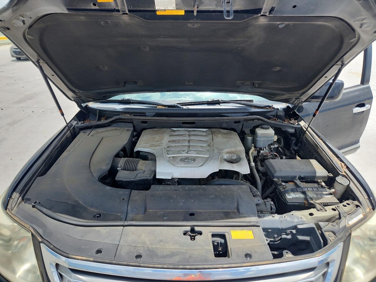 2010 LEXUS LX570