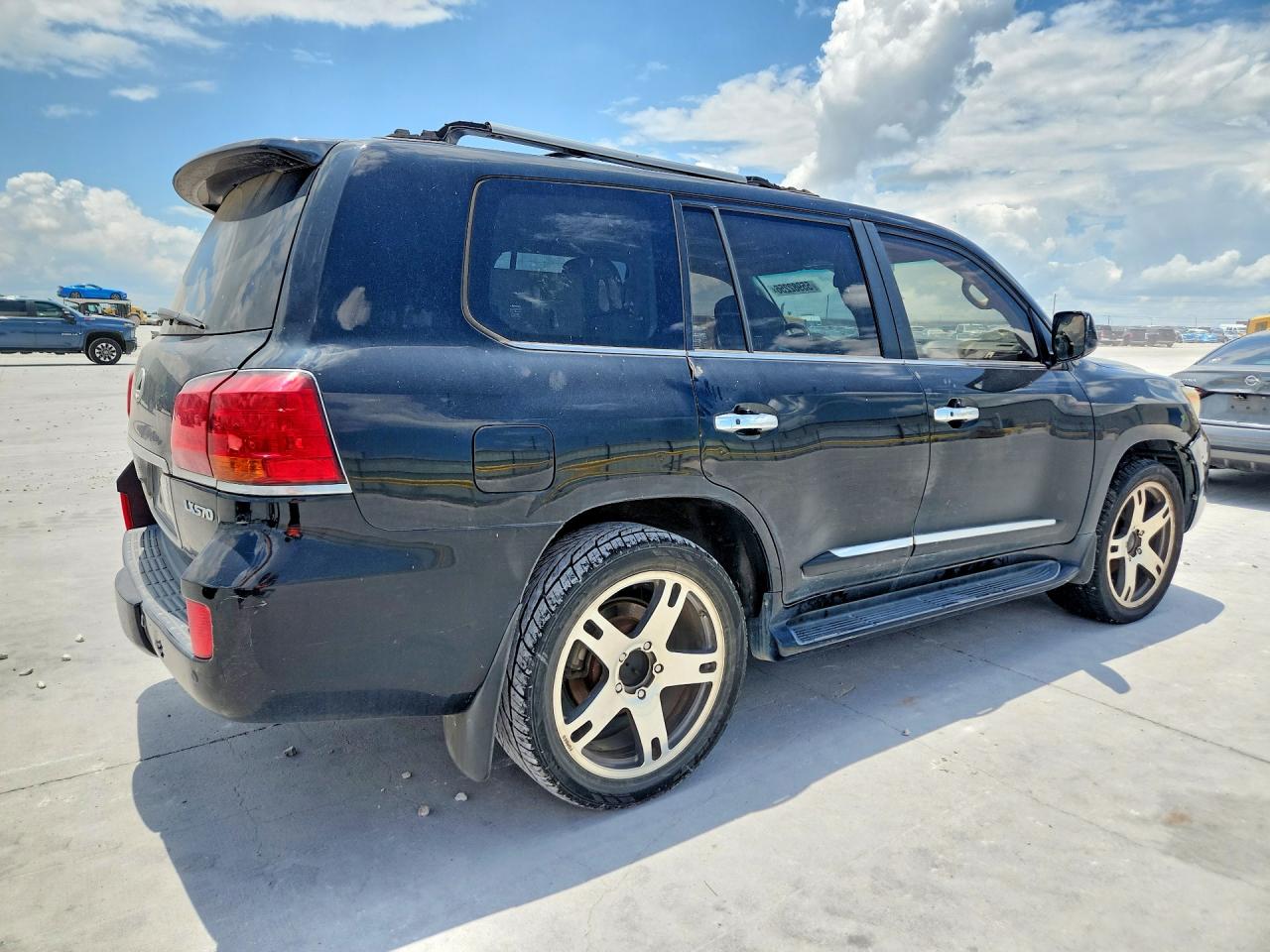 2010 LEXUS LX570