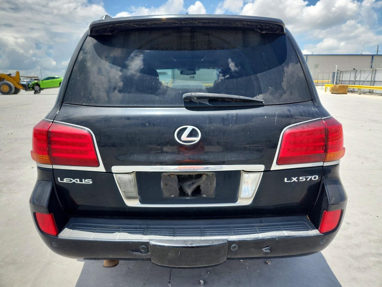 2010 LEXUS LX570