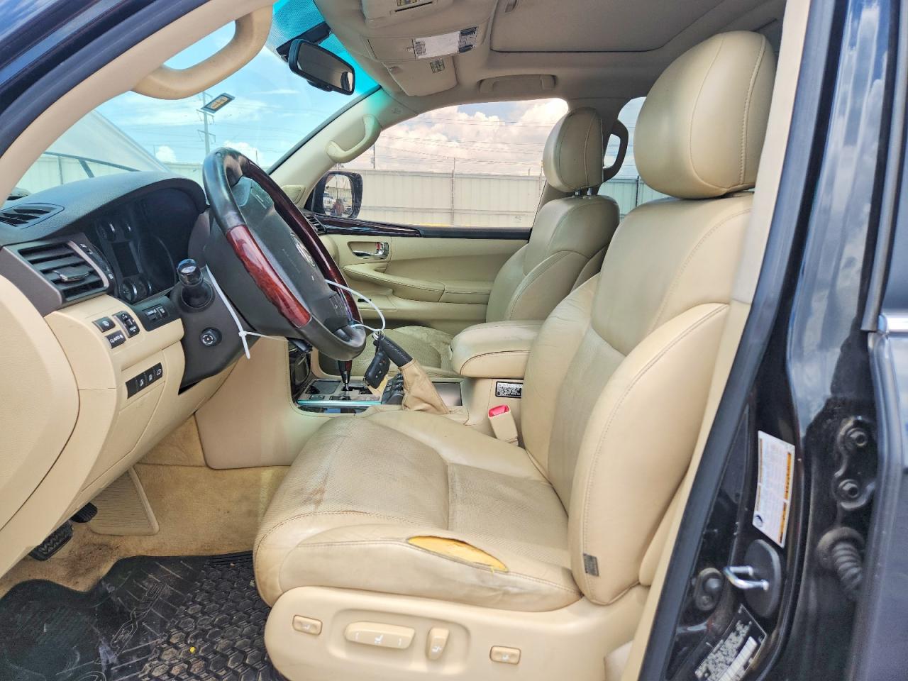 2010 LEXUS LX570