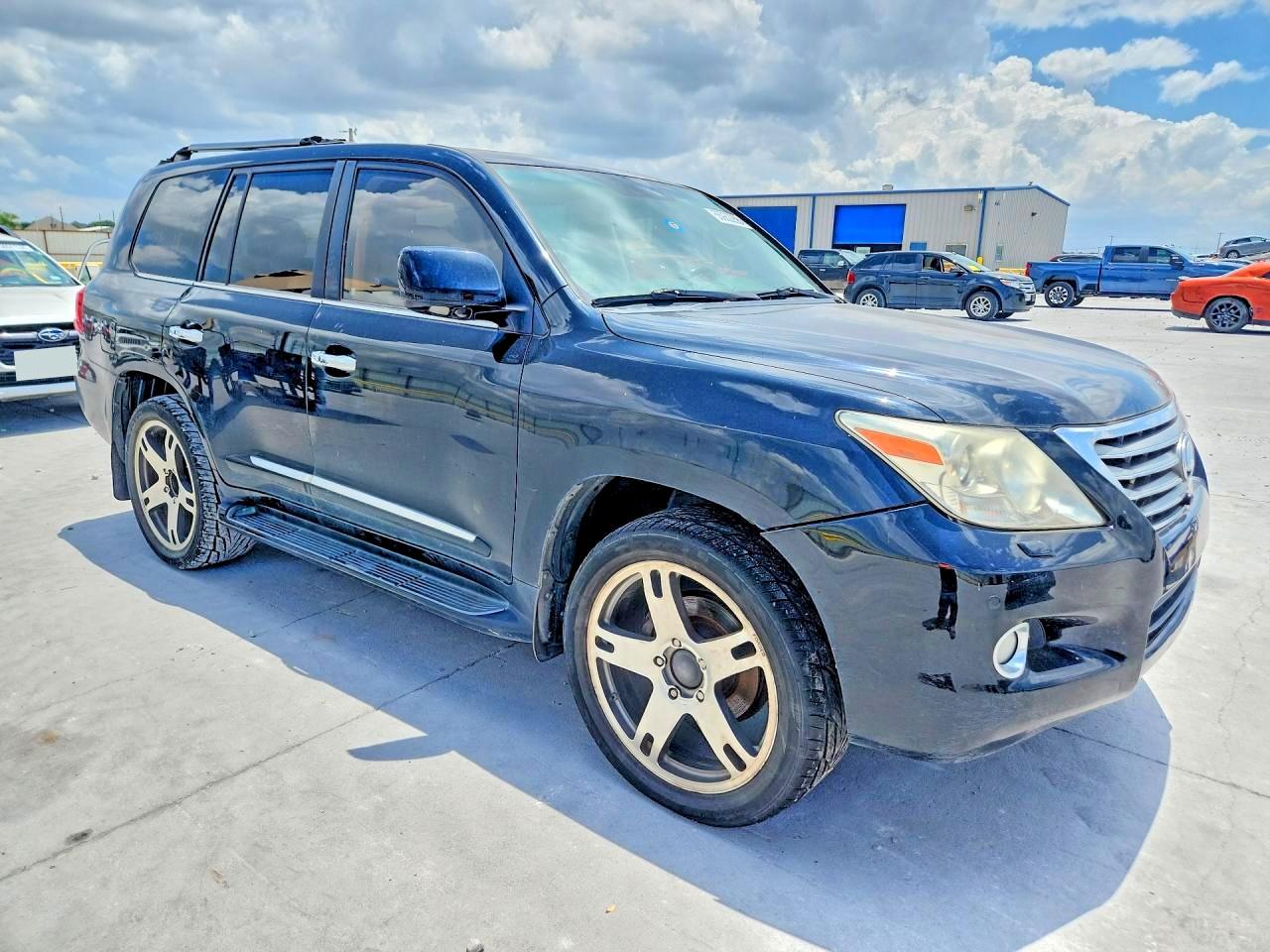 2010 LEXUS LX570