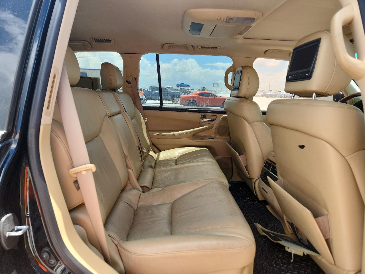 2010 LEXUS LX570