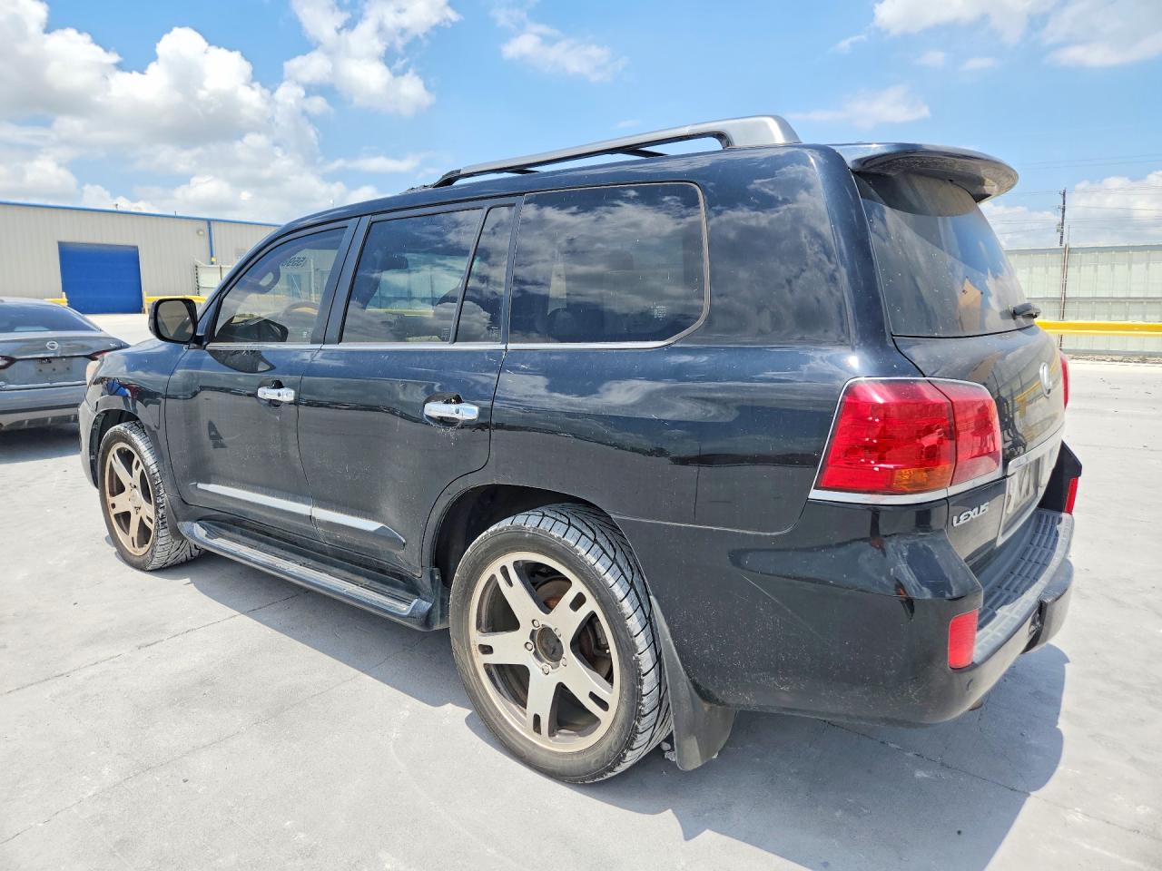2010 LEXUS LX570