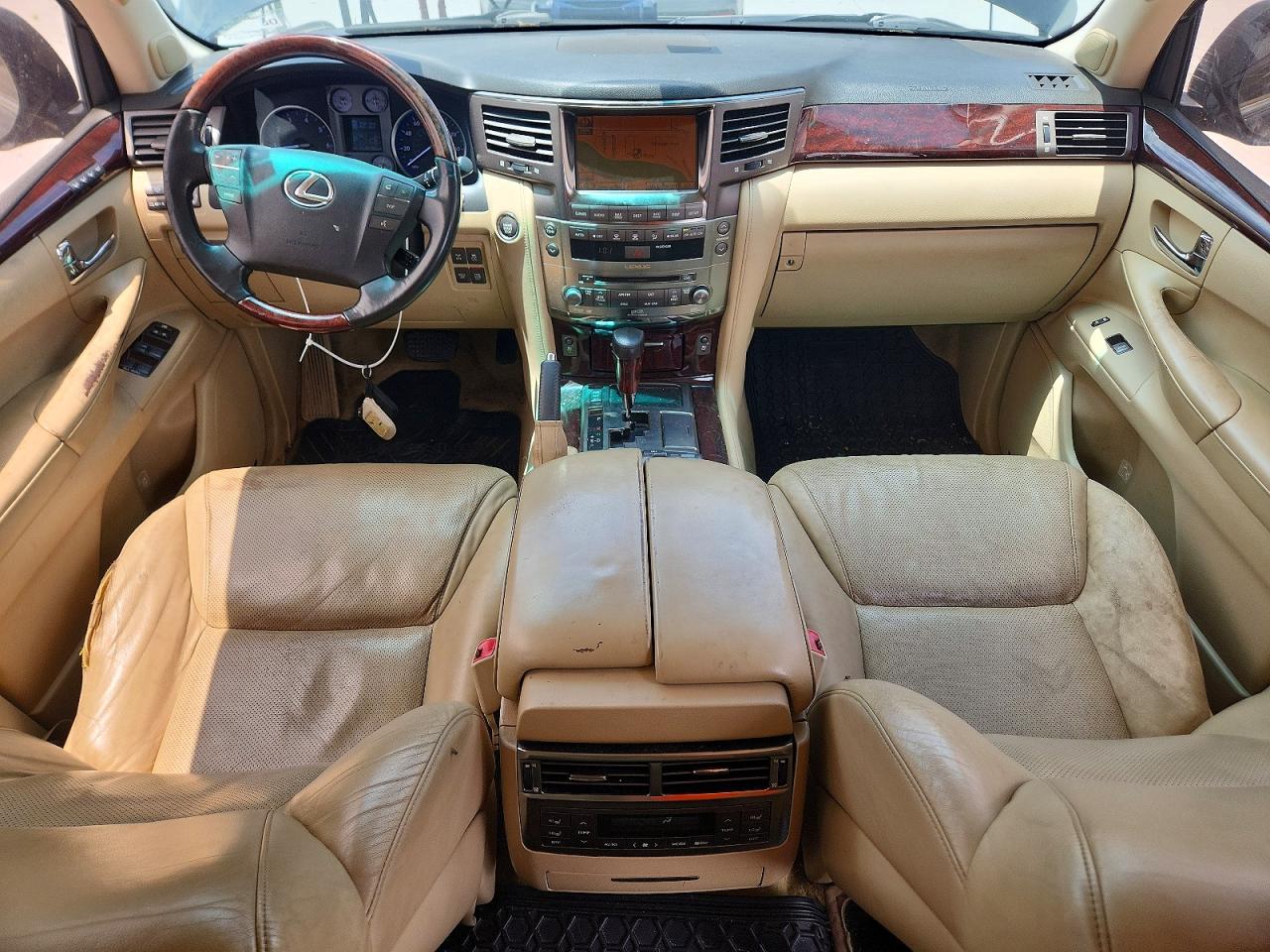 2010 LEXUS LX570