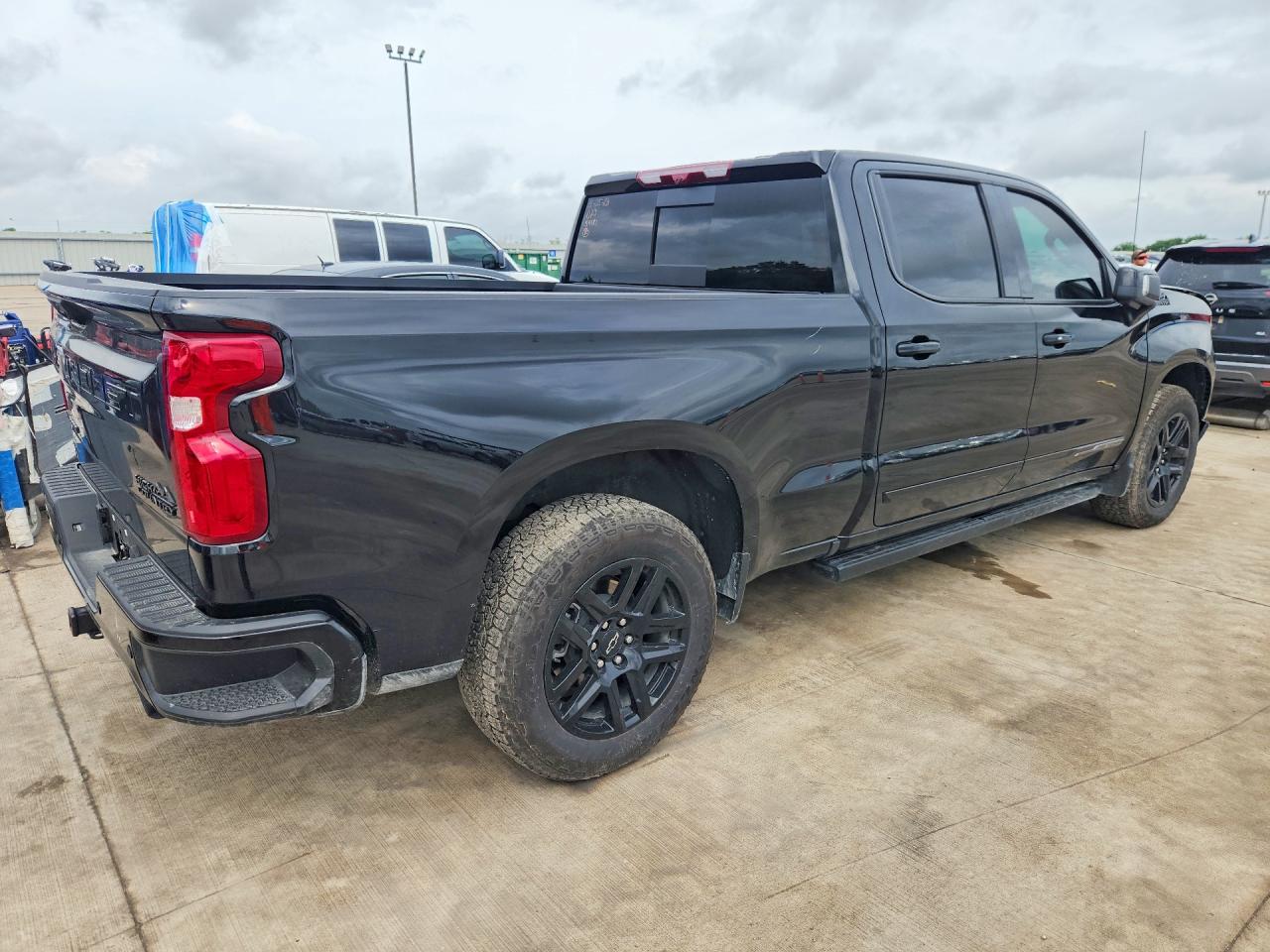 2025 CHEVROLET SILVERADO