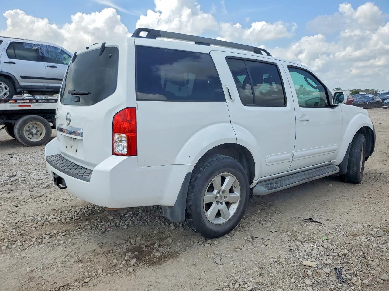 2012 NISSAN PATHFINDER