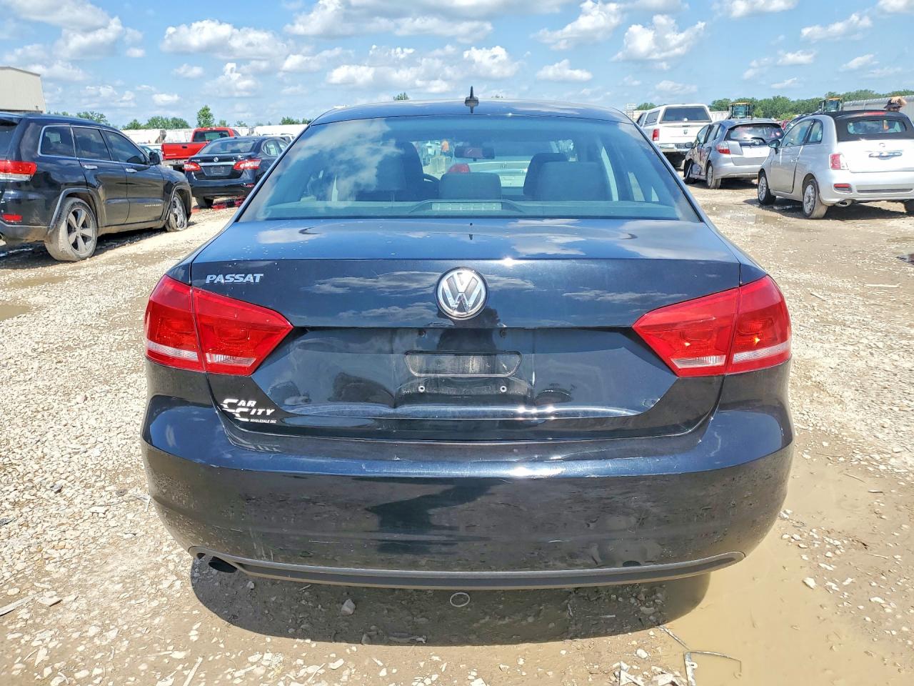 2013 VOLKSWAGEN PASSAT