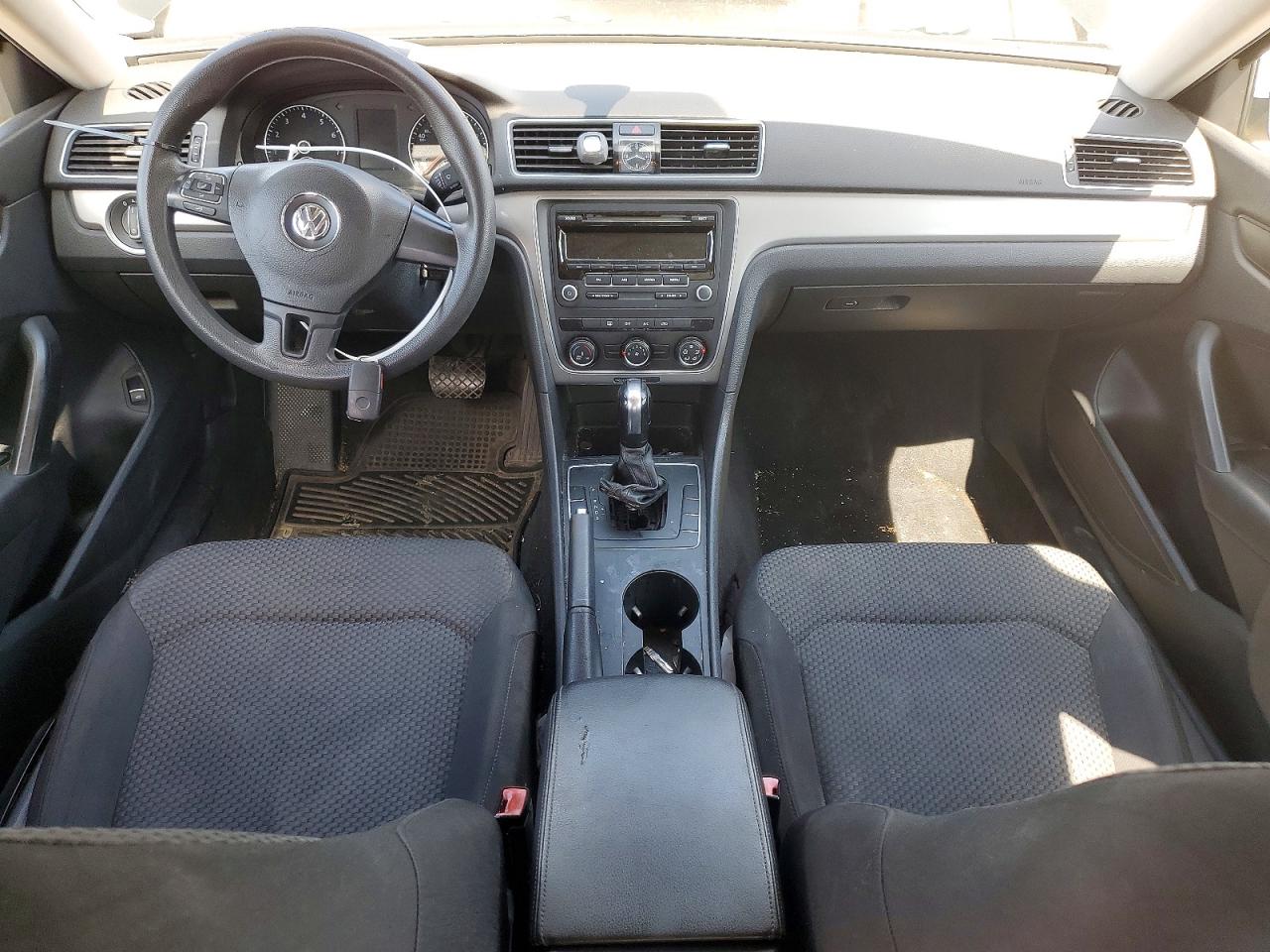 2013 VOLKSWAGEN PASSAT