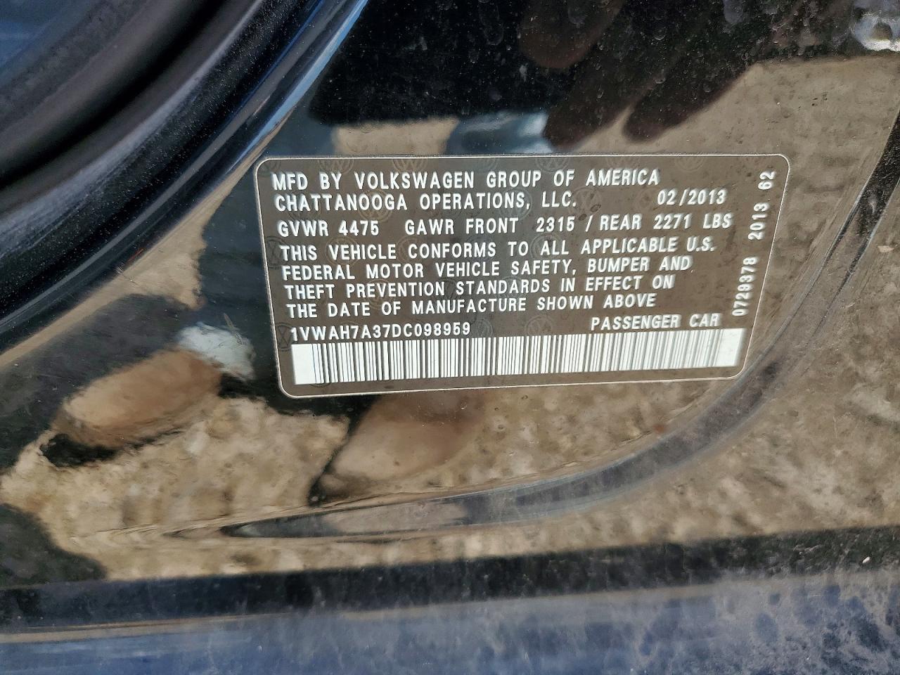 2013 VOLKSWAGEN PASSAT