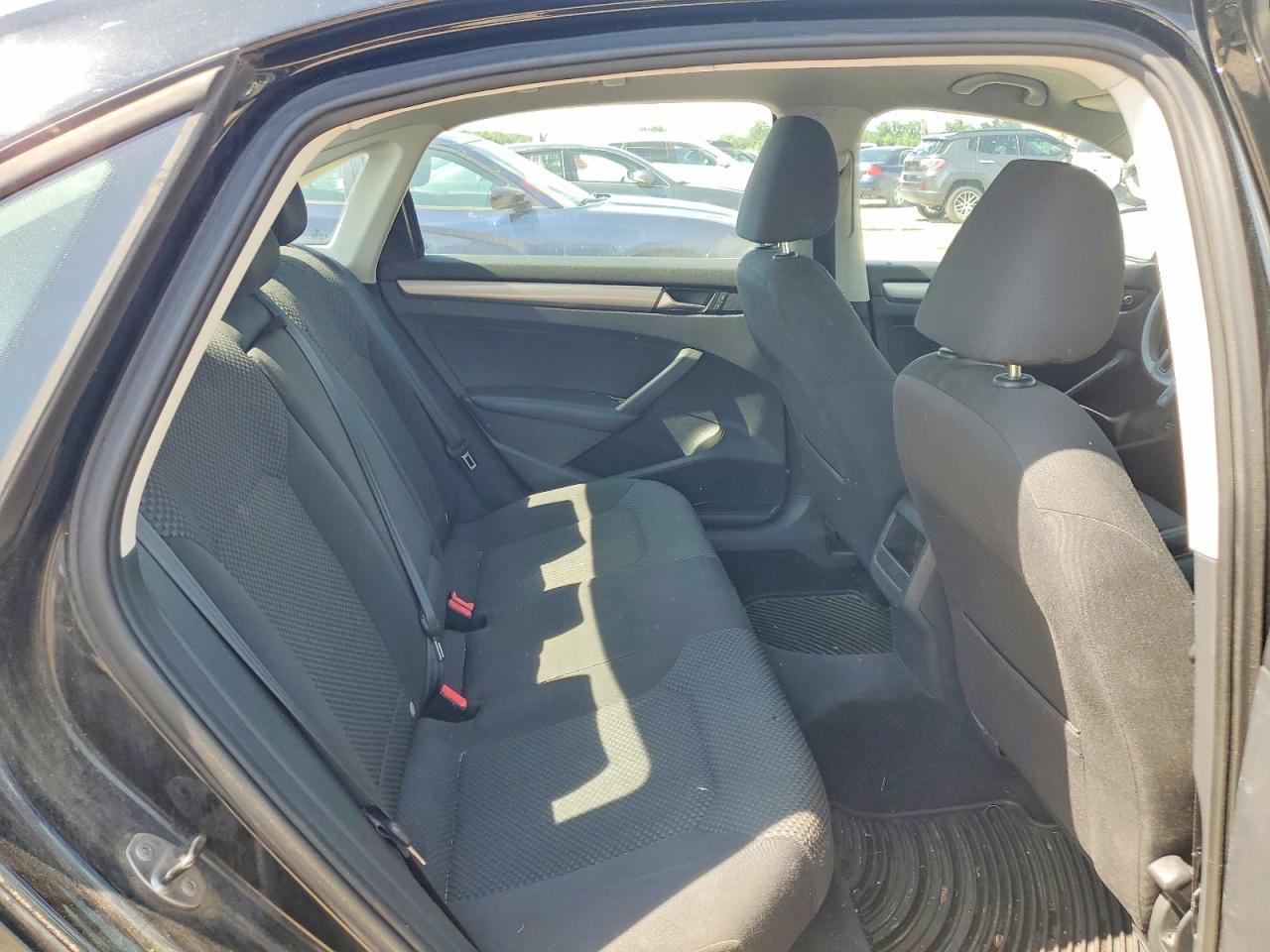 2013 VOLKSWAGEN PASSAT