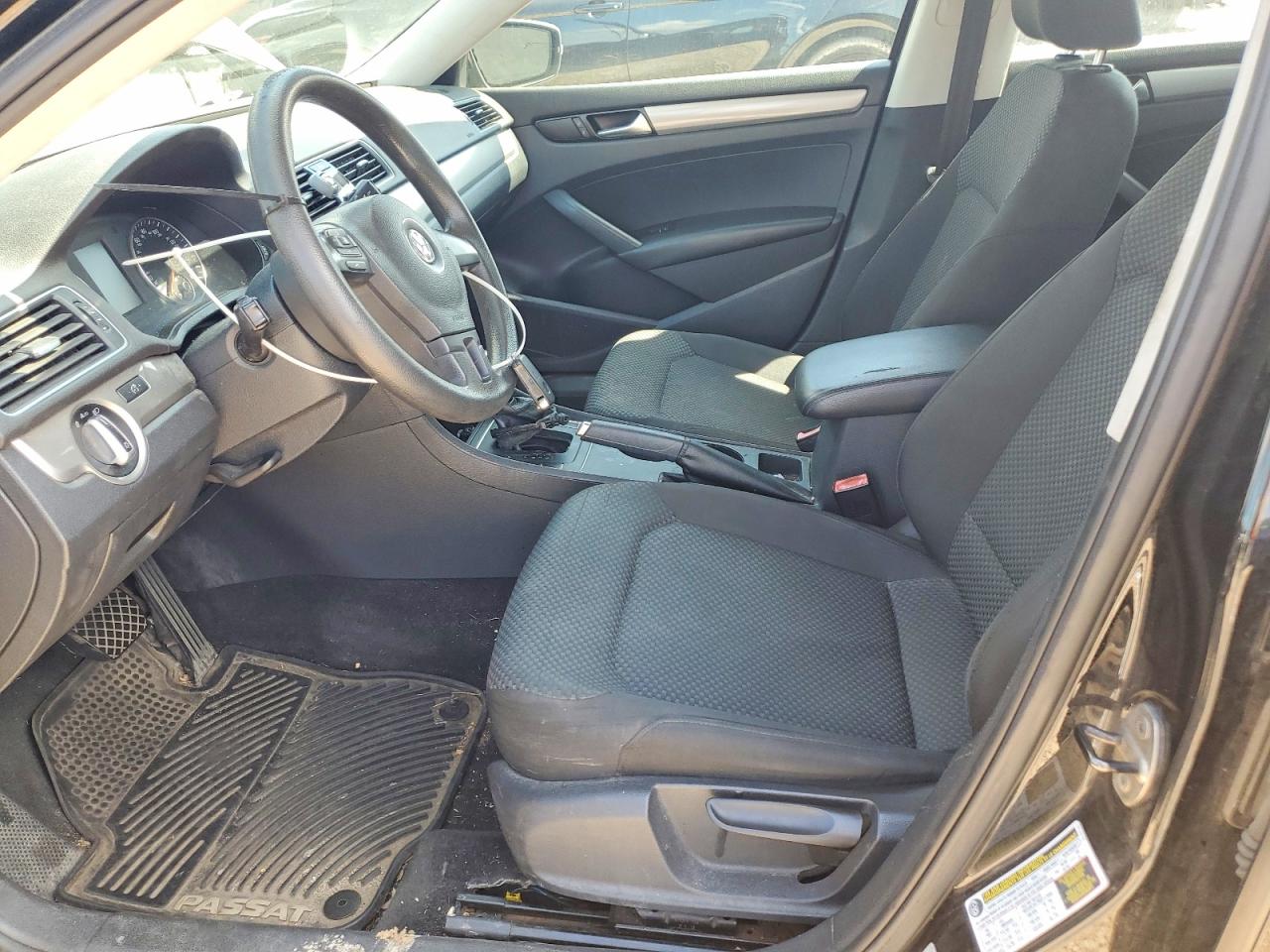 2013 VOLKSWAGEN PASSAT