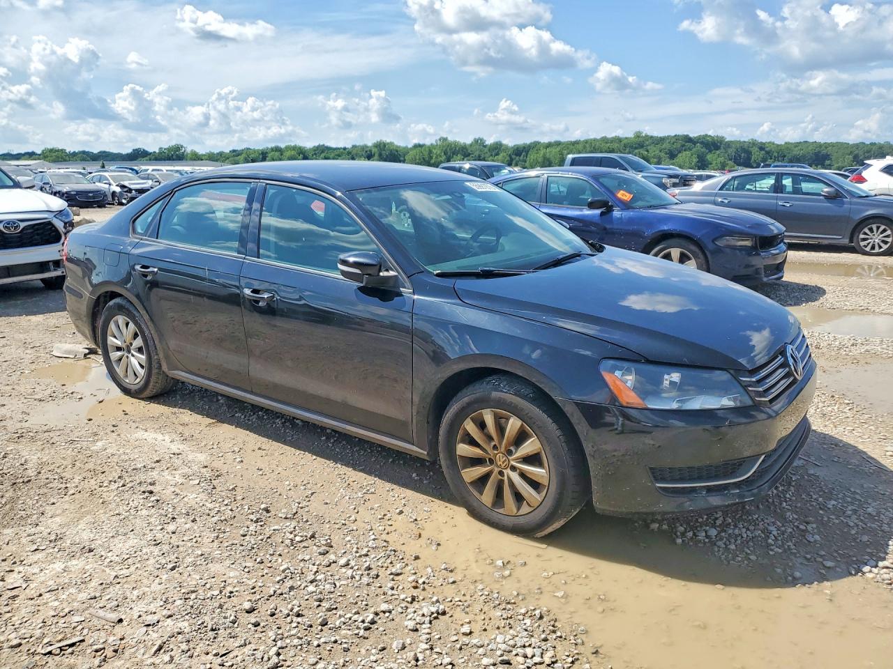 2013 VOLKSWAGEN PASSAT