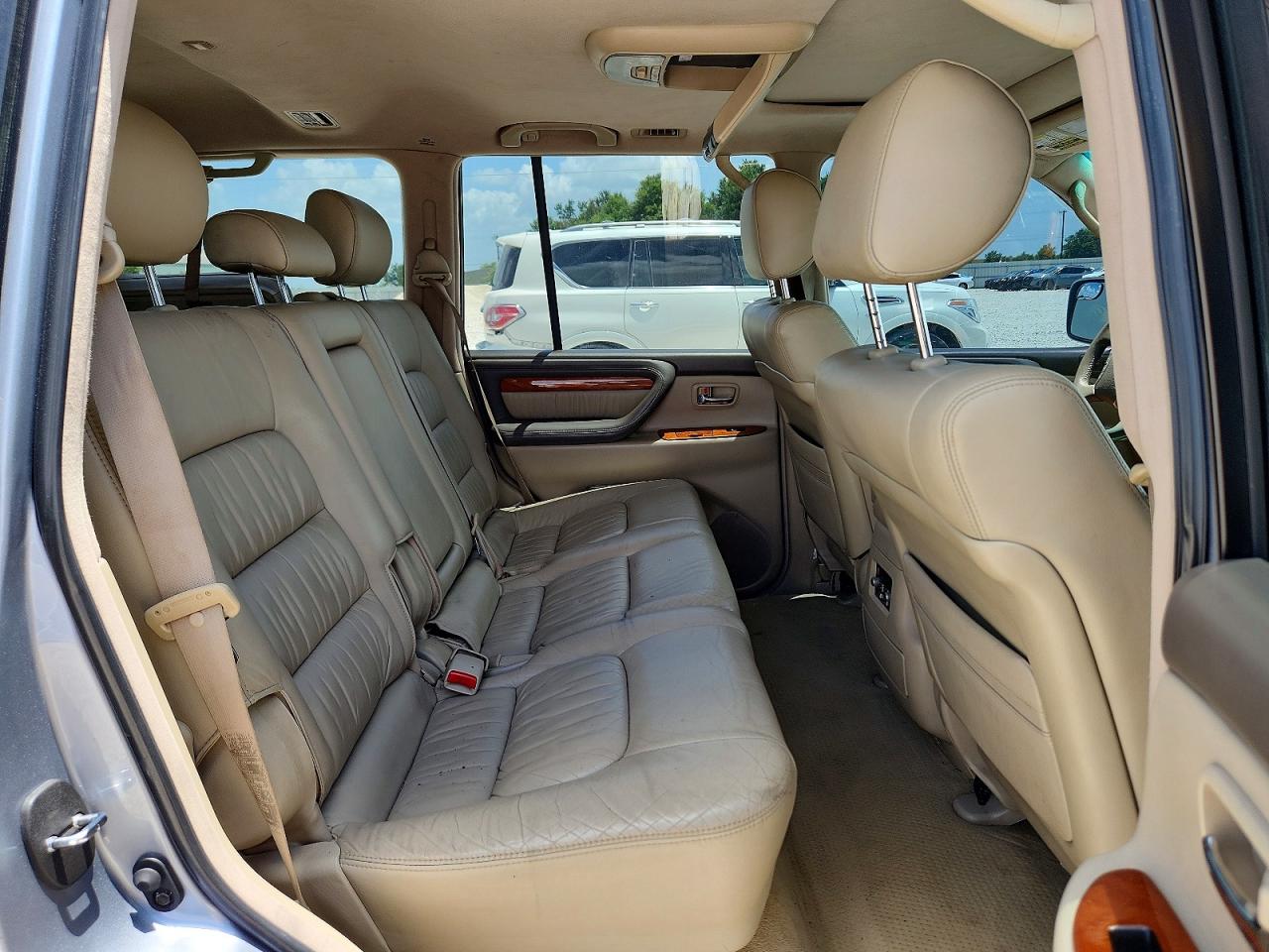 2004 LEXUS LX470