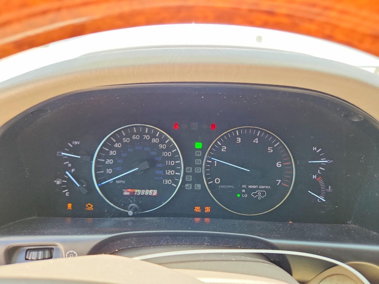 2004 LEXUS LX470