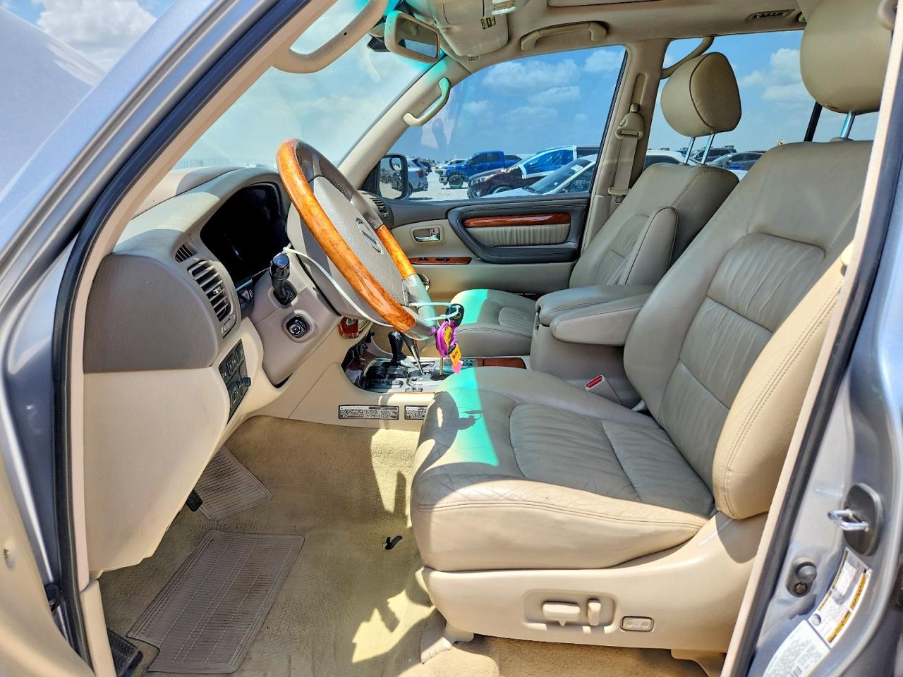 2004 LEXUS LX470