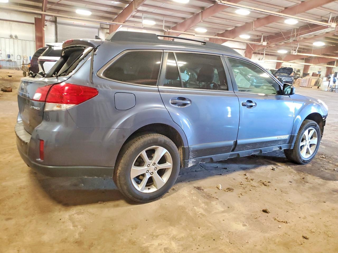 2013 SUBARU OUTBACK