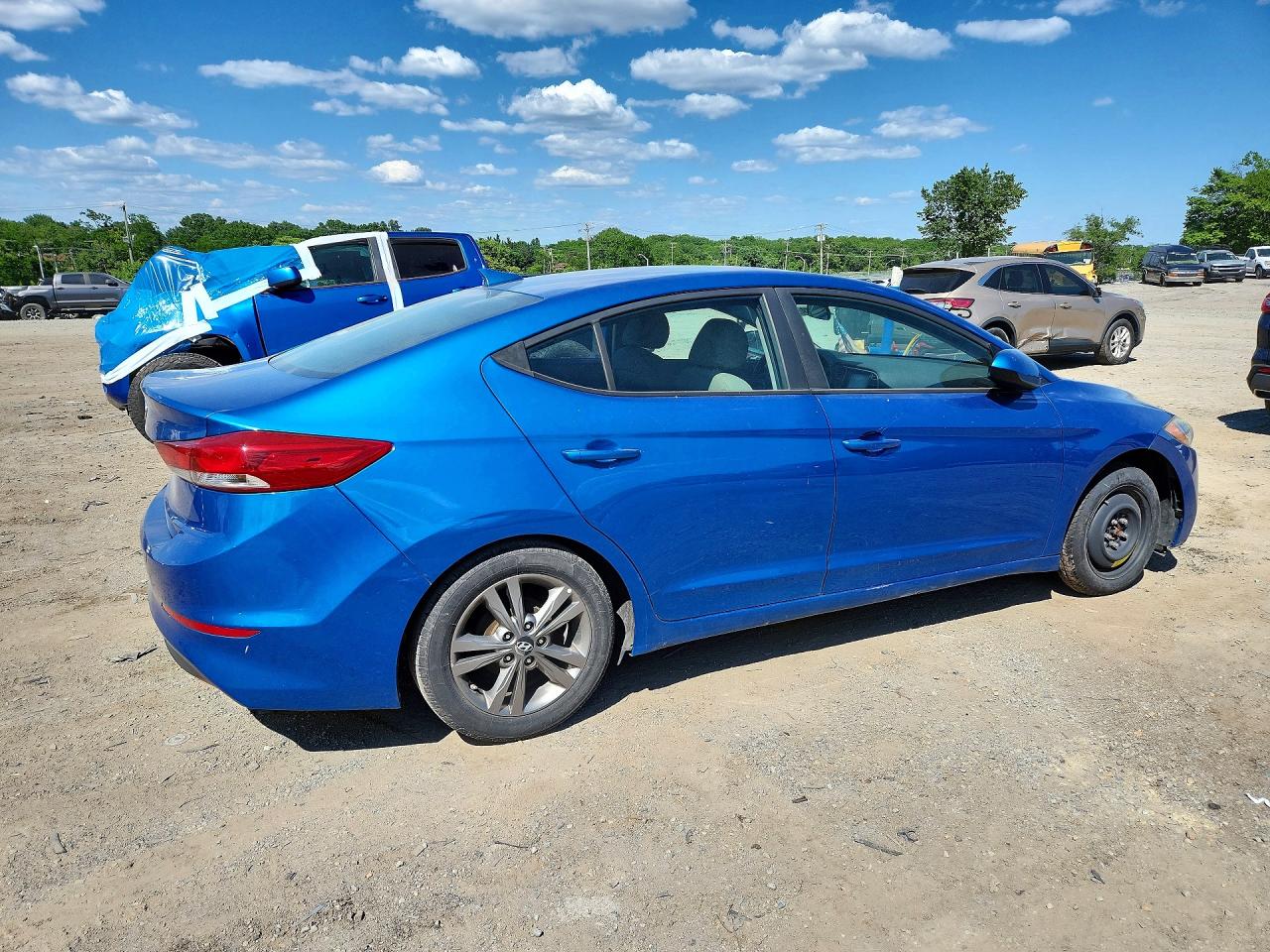 2017 HYUNDAI ELANTRA