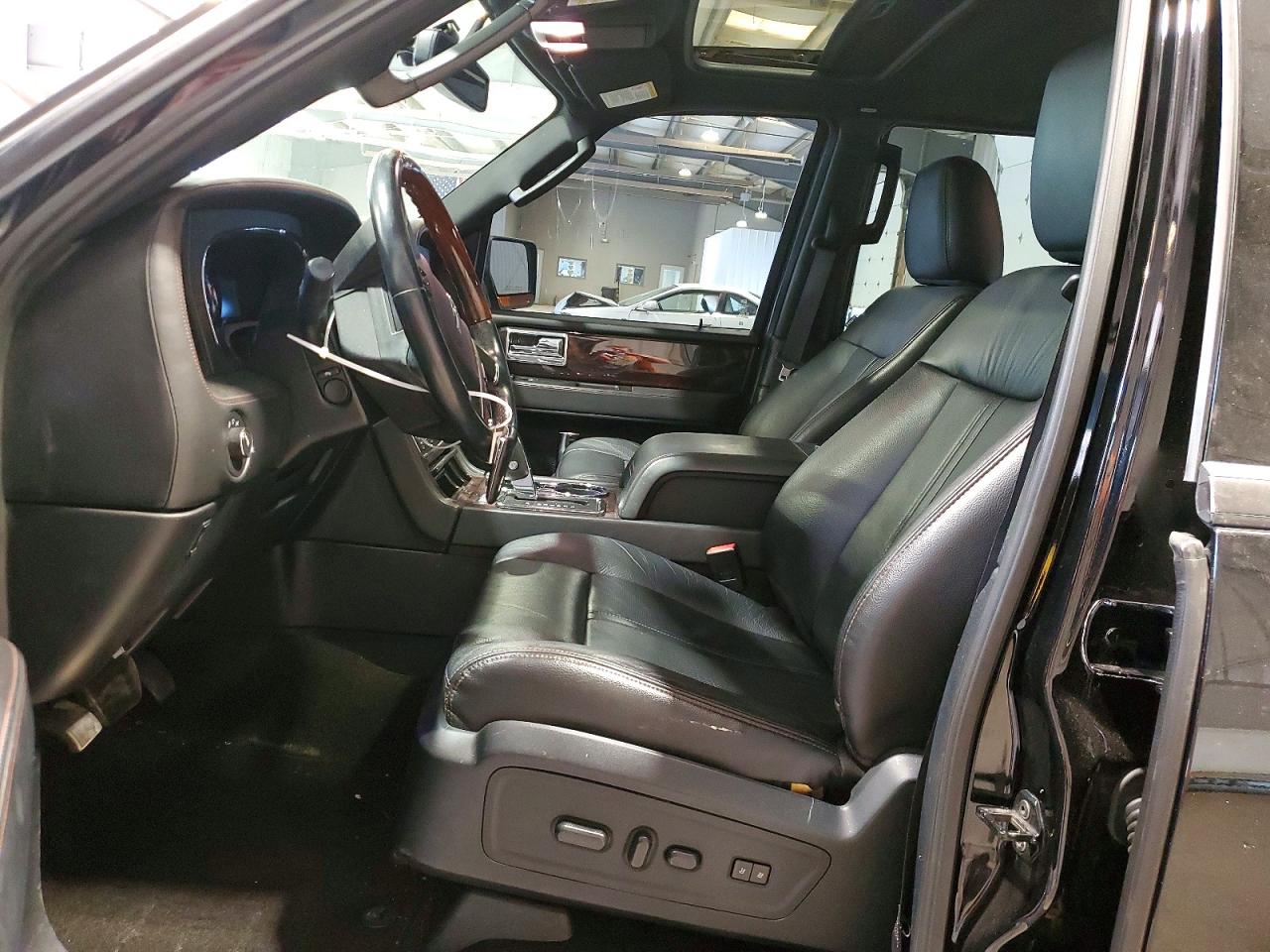 2016 LINCOLN NAVIGATOR