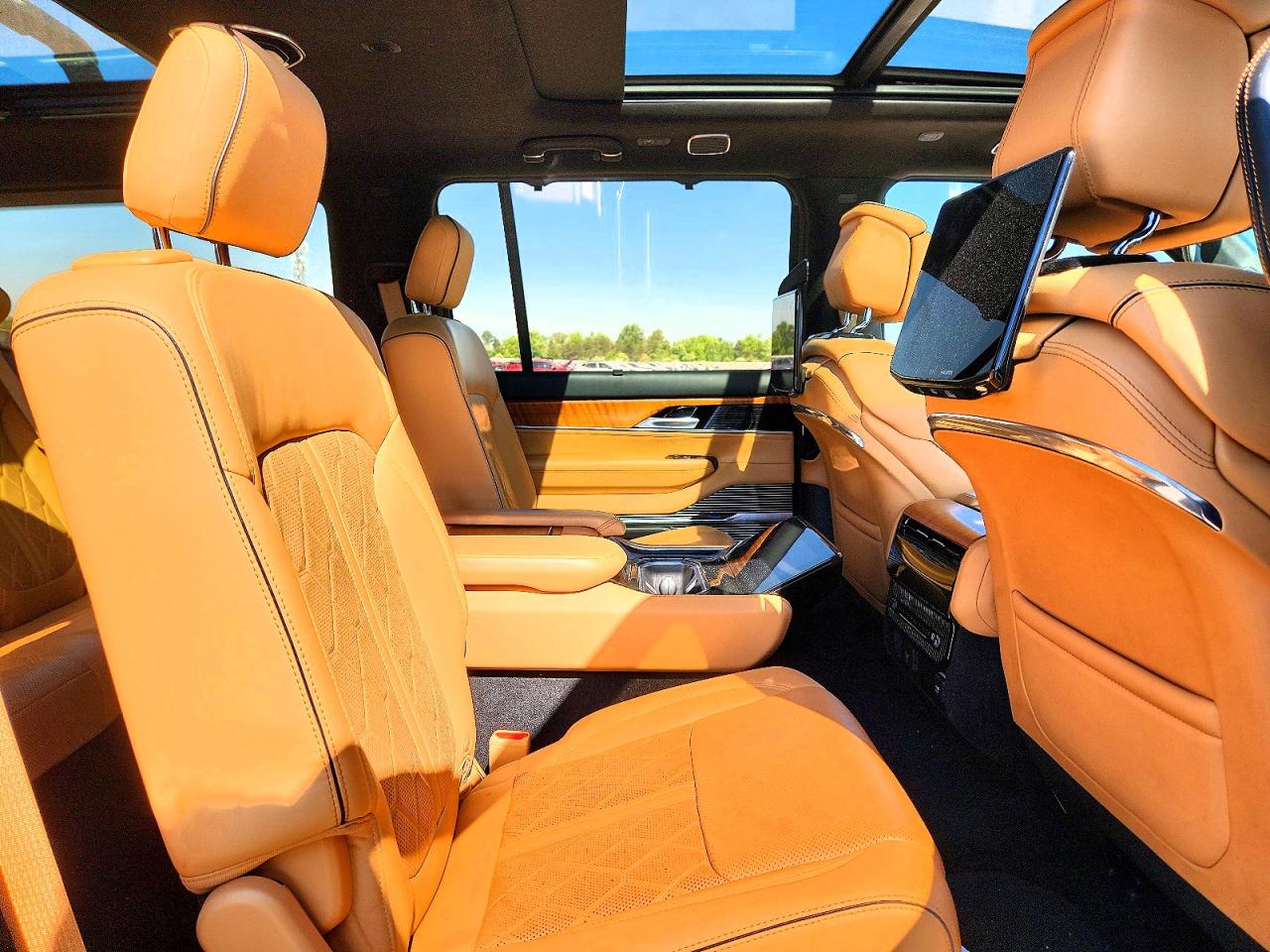 2022 JEEP GRAND WAGO