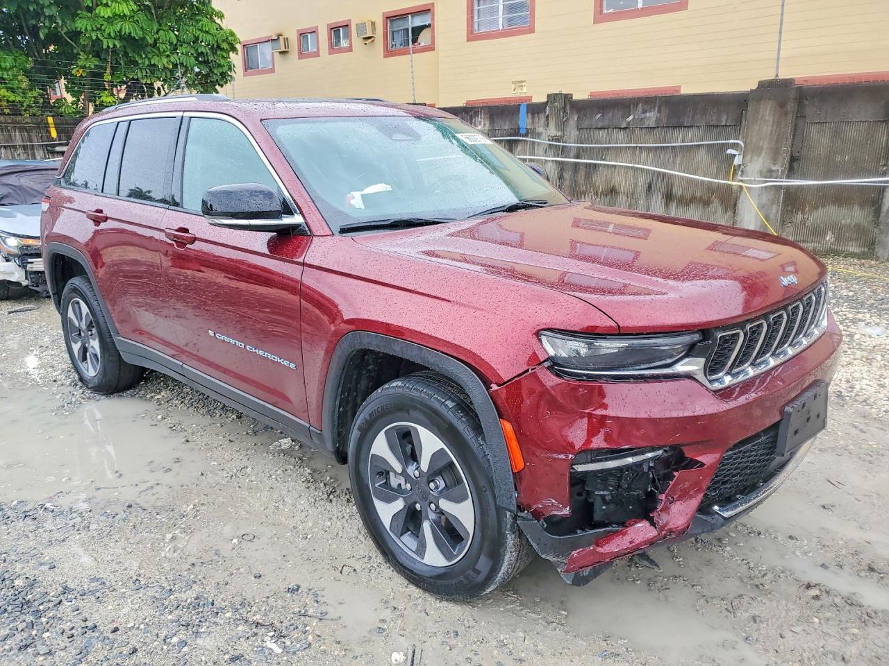 2023 JEEP CHEROKEE
