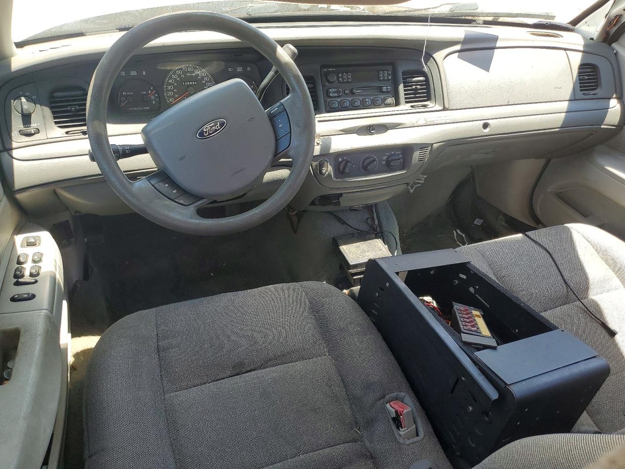 2005 FORD CROWN VIC