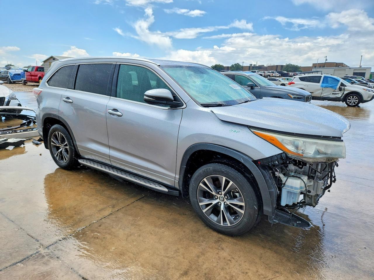 2016 TOYOTA HIGHLANDER