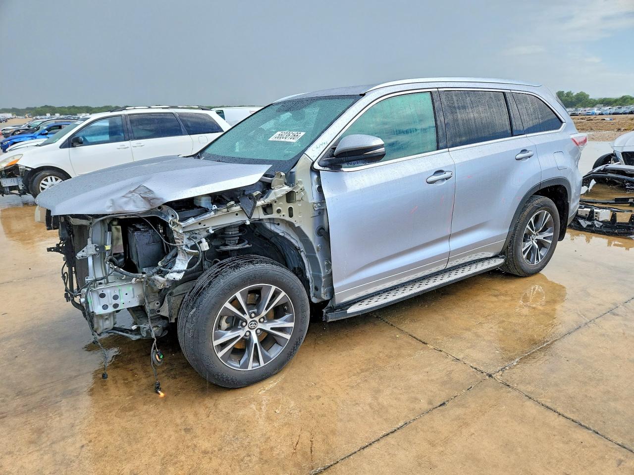 2016 TOYOTA HIGHLANDER