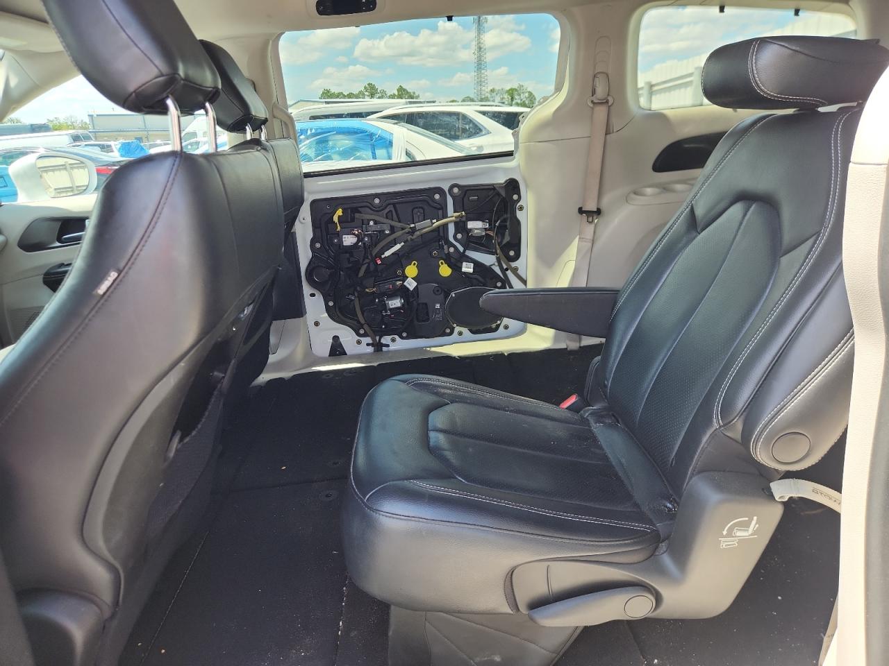 2022 CHRYSLER PACIFICA