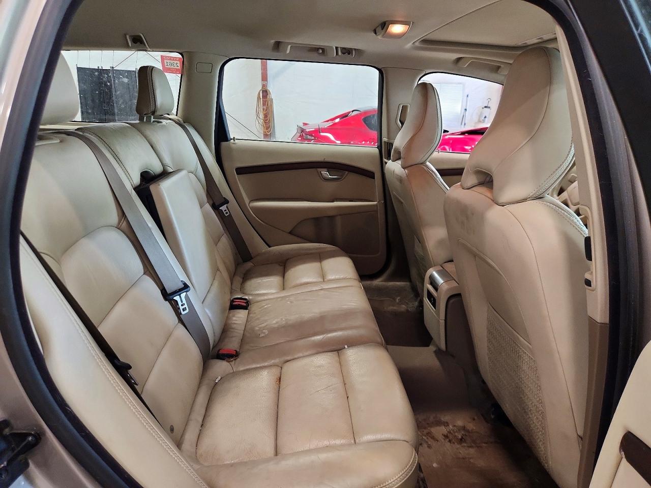 2011 VOLVO XC70