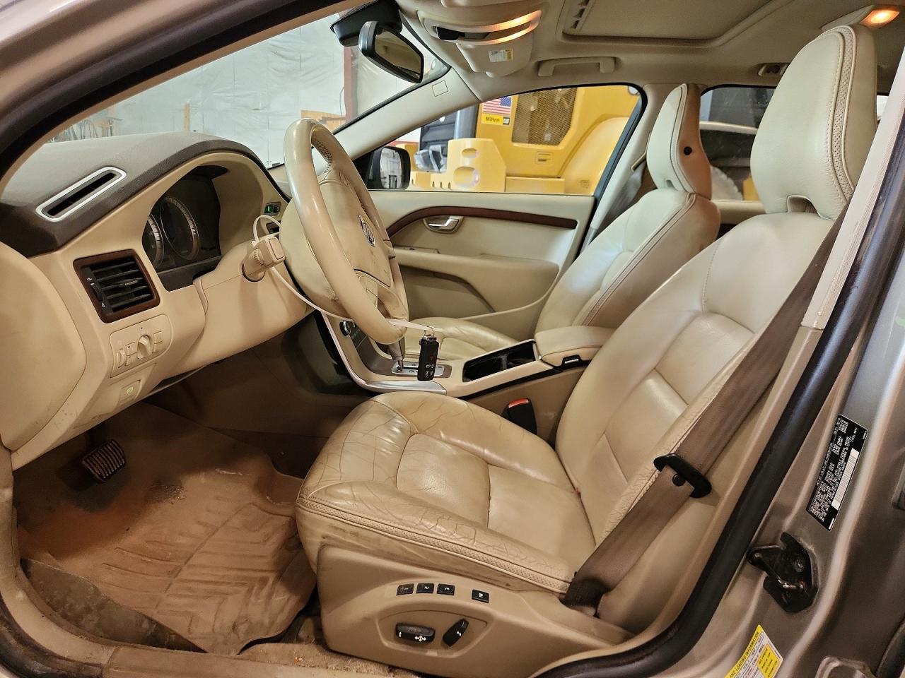 2011 VOLVO XC70