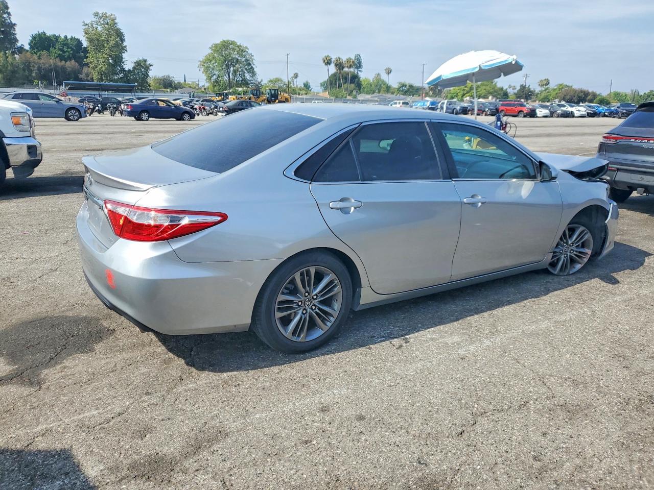 2016 TOYOTA CAMRY
