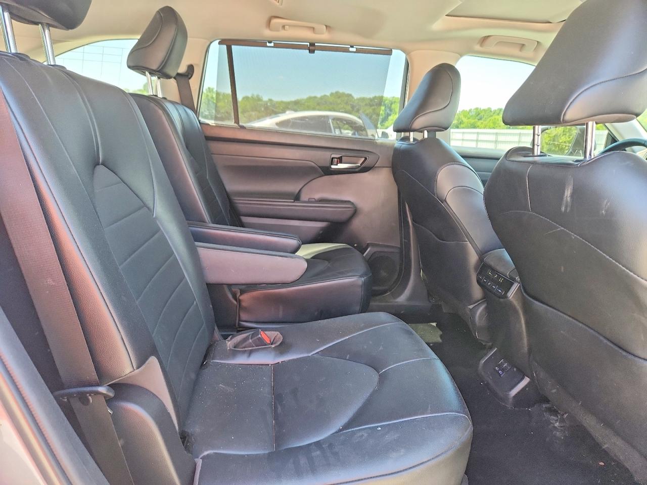 2022 TOYOTA HIGHLANDER