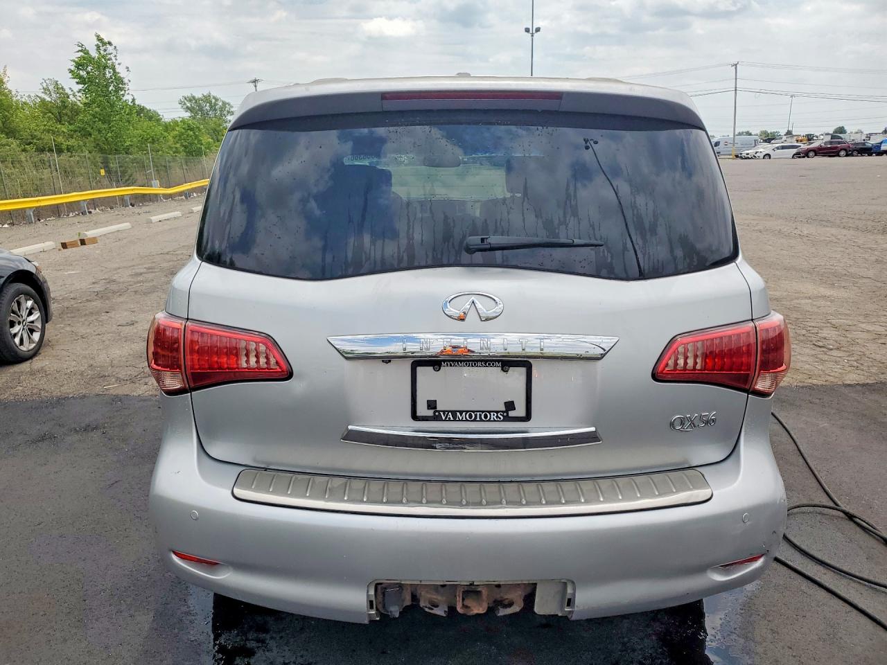 2011 INFINITI QX56
